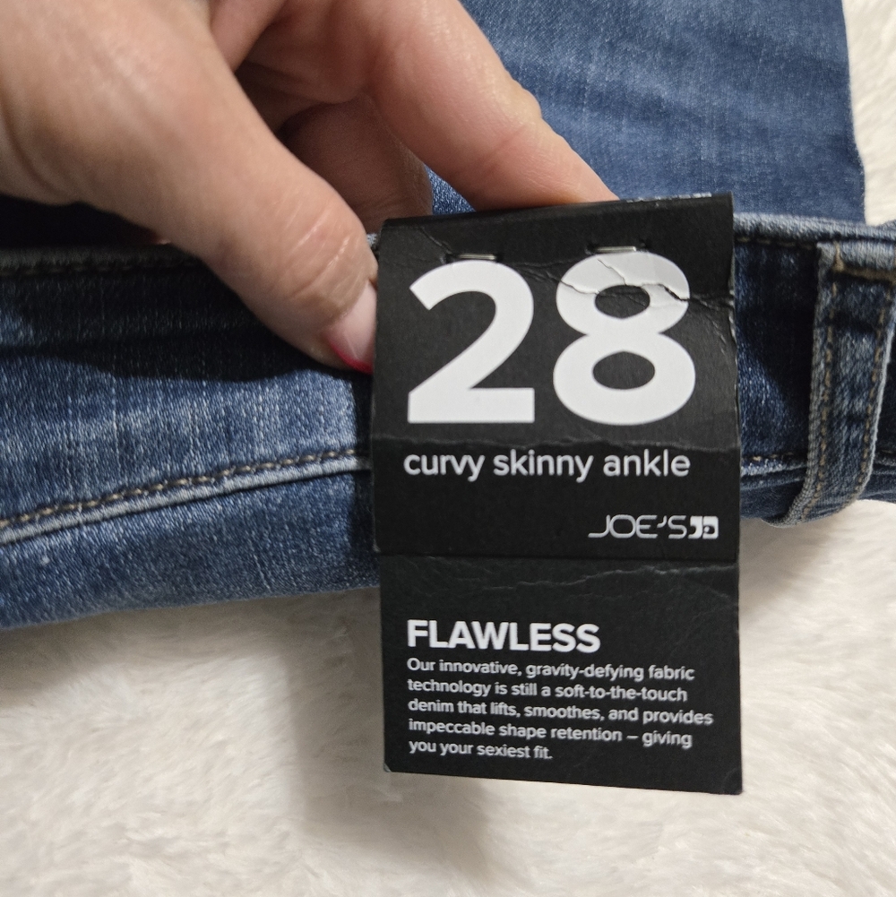Joe's Jeans Curvy Skinny Size 28 - Picture 4 of 7